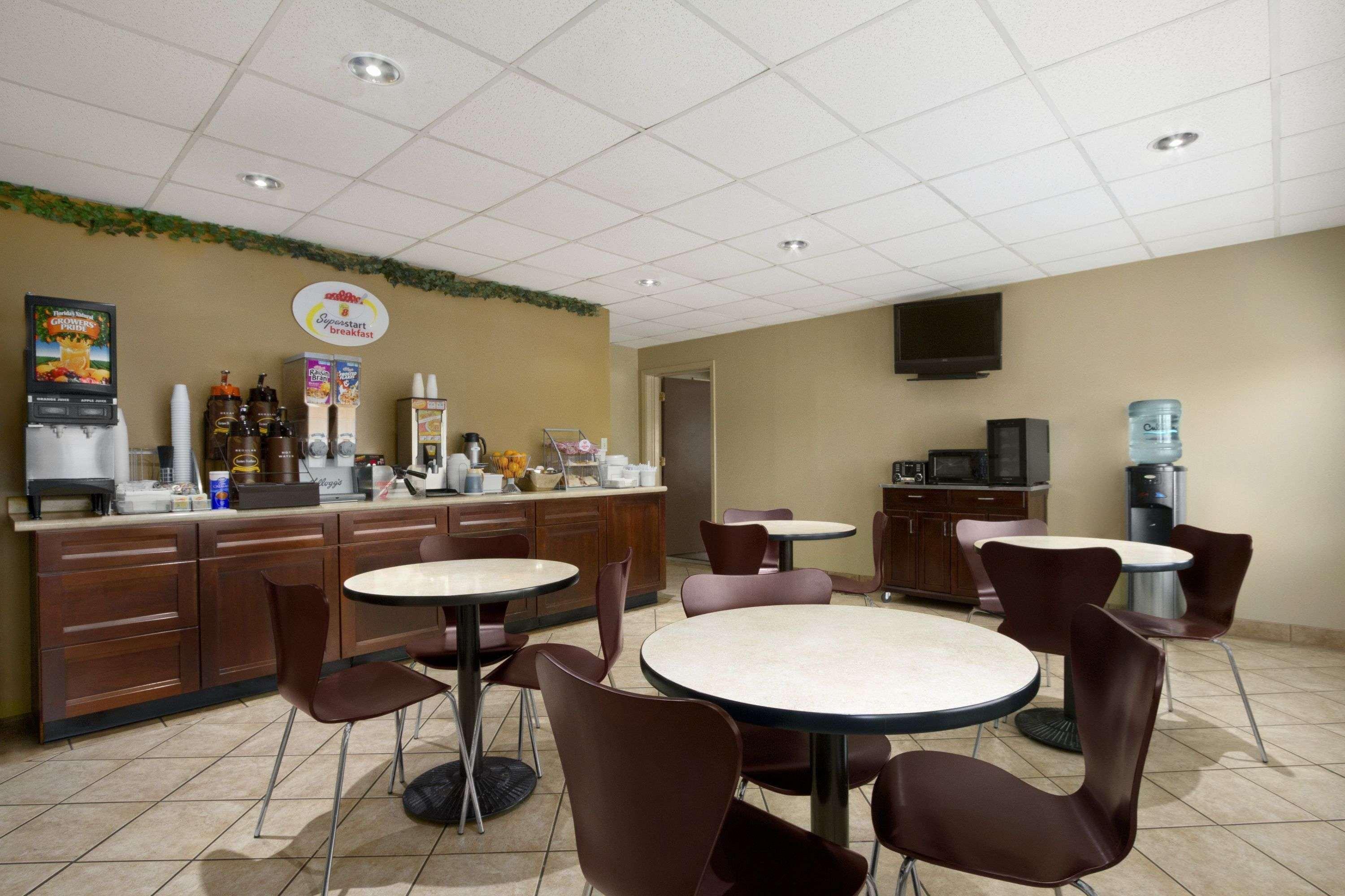 Super 8 By Wyndham-Tupelo Airport Motel Eksteriør bilde