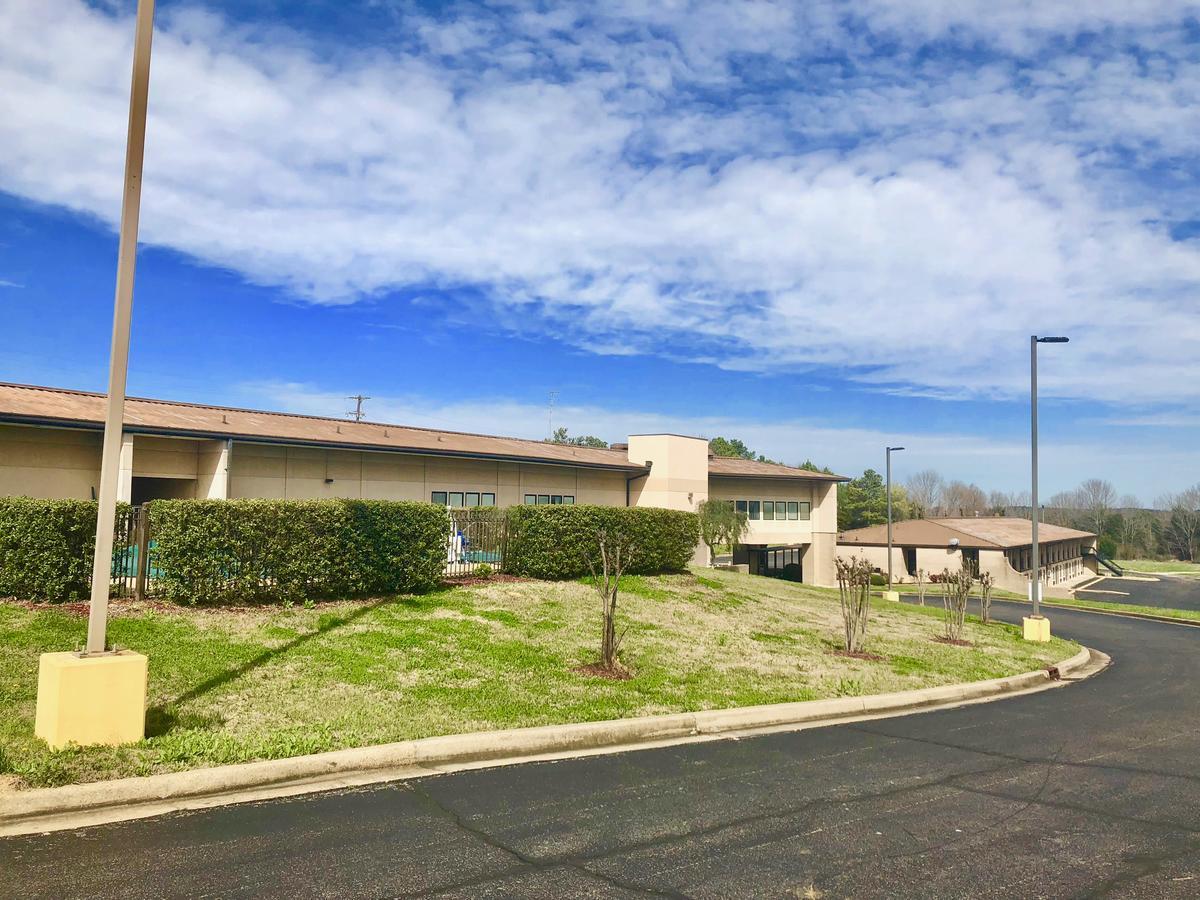Super 8 By Wyndham-Tupelo Airport Motel Eksteriør bilde